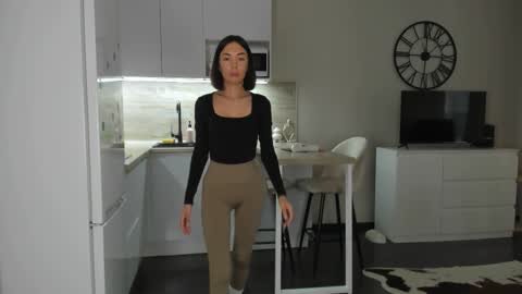 Snapshot of nilliluv chatting on 12, 3, 2025 Bella online show from 12, 3, 2025