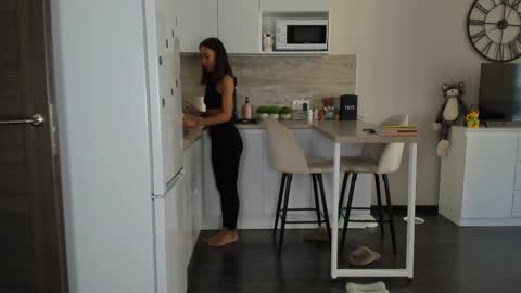 Snapshot of nilliluv chatting on 11, 9, 2025 Bella online show from 11, 9, 2025