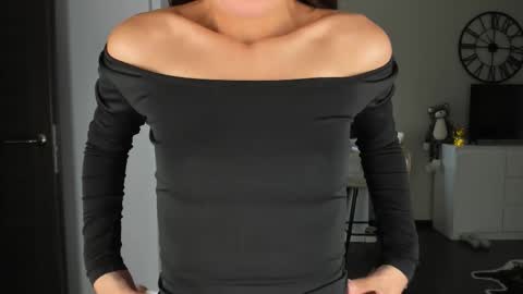 Bella online show from 9, 11, 2025