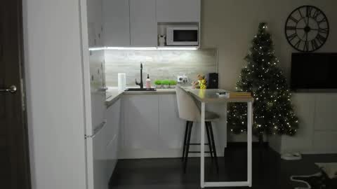 Bella online show from 3, 12, 2025