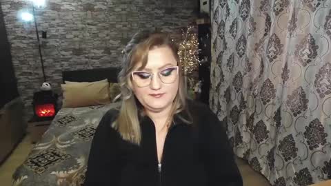 Blonde Nimpho online show from 9, 12, 2024