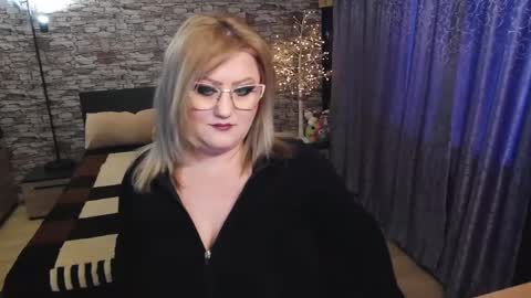 Blonde Nimpho online show from 26, 1, 2025