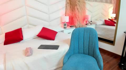 Snapshot of nina__ford chatting on 31, 10, 2025 nina__ford online show from 31, 10, 2025