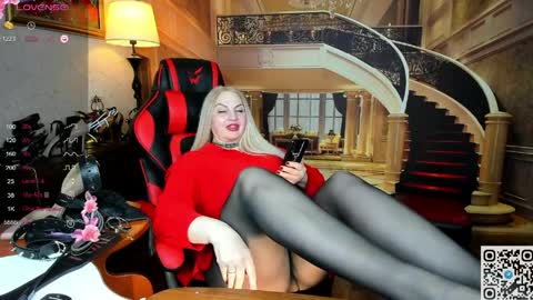Snapshot of nina_deville chatting on 9, 4, 2026 Nina online show from 9, 4, 2026