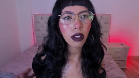 Nina Fox  online show from 26, 10, 2025