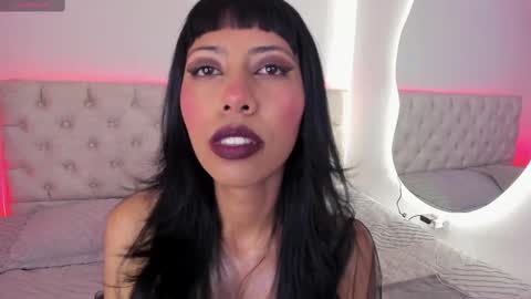 Nina Fox  online show from 13, 11, 2025