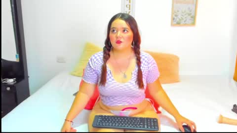 nina_martinez1 online show from 7, 2, 2025