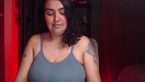 Snapshot of nina_moonbeam chatting on 10, 1, 2025 Nina Moon online show from 10, 1, 2025
