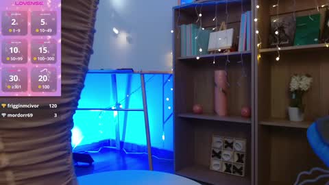 Snapshot of nina_neon chatting on 18, 12, 2024 NINA online show from 18, 12, 2024