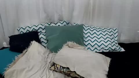 Ninaa fox online show from 11, 2, 2025