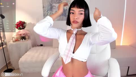 Snapshot of ninaa_sky chatting on 11, 3, 2025 online show from 11, 3, 2025
