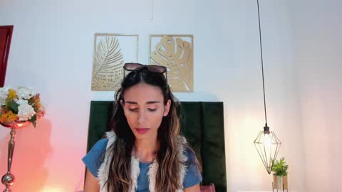 Nina online show from 31, 12, 2024
