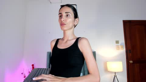 Nina online show from 13, 1, 2025