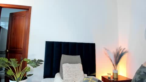 Nina online show from 19, 2, 2025