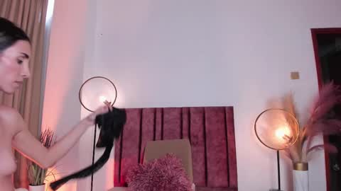 Nina online show from 1, 3, 2025
