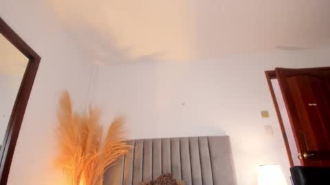 Nina online show from 8, 3, 2025