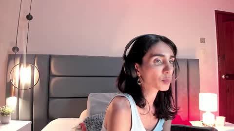 Nina online show from 9, 9, 2025