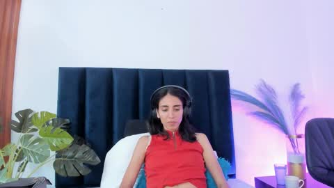 Nina online show from 12, 9, 2025