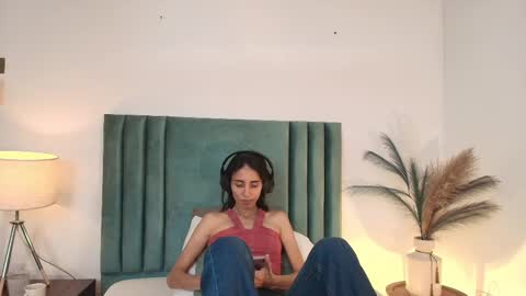 Nina online show from 1, 10, 2025