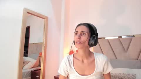 Nina online show from 6, 10, 2025