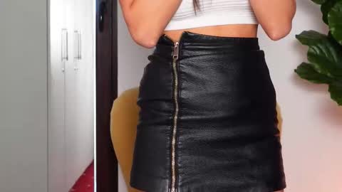 NinaCrystal online show from 11, 9, 2025