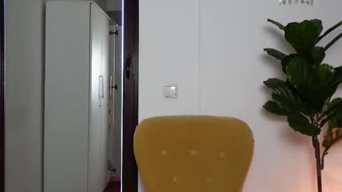 NinaCrystal online show from 12, 9, 2025