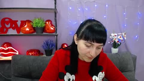 ninaflawlees online show from 5, 3, 2025