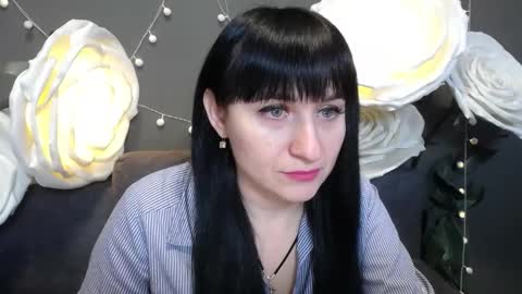 ninaflawlees online show from 19, 11, 2025