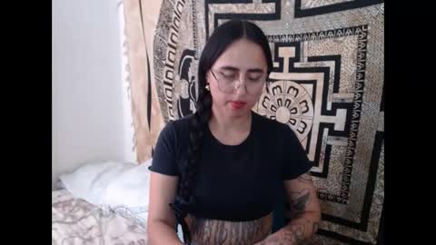N I N A online show from 22, 1, 2025