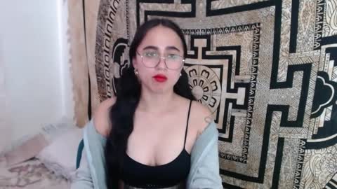 N I N A online show from 28, 1, 2025