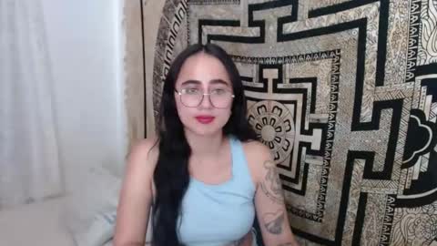 N I N A online show from 4, 3, 2025