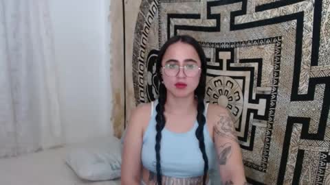 N I N A online show from 4, 3, 2025