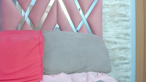 Nina Medux online show from 5, 3, 2025