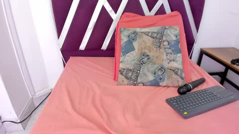 Nina online show from 9, 4, 2026