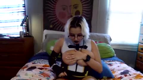 Nina Rei online show from 23, 2, 2025