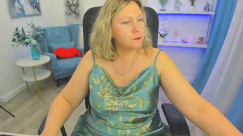 ninastarle online show from 13, 5, 2026
