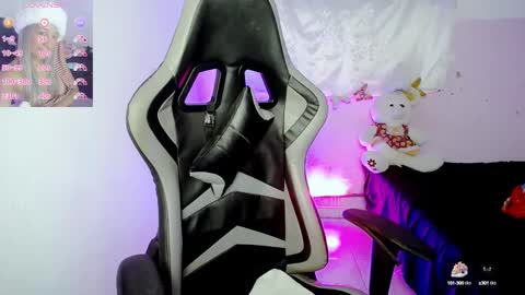 Snapshot of ninatinydoll1 chatting on 10, 3, 2025 ninatinydoll1 online show from 10, 3, 2025