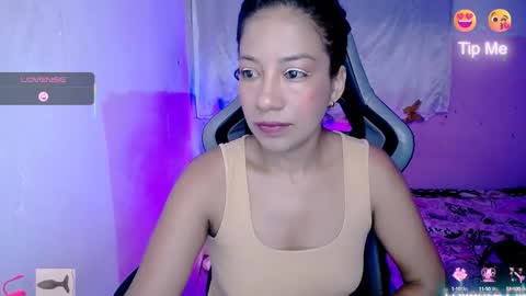 Snapshot of ninatinydoll1 chatting on 15, 10, 2025 ninatinydoll1 online show from 15, 10, 2025
