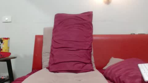 Snapshot of ninewladyboy chatting on 8, 5, 2026 ninew online show from 8, 5, 2026