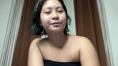 Snapshot of nini_luvskorn chatting on 18, 6, 2026 nini_luvskorn online show from 18, 6, 2026