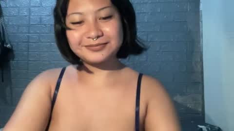 Snapshot of nini_luvskorn chatting on 6, 7, 2026 nini_luvskorn online show from 6, 7, 2026
