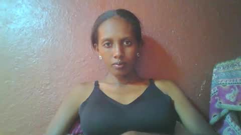 ninie246746 online show from 4, 1, 2025