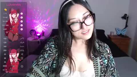 Ninimoon online show from 5, 10, 2025