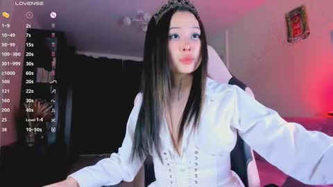 Yumi  ig yumibaee online show from 10, 12, 2024