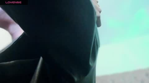 Snapshot of ninonbeart chatting on 7, 4, 2026 Ninon Beart online show from 7, 4, 2026