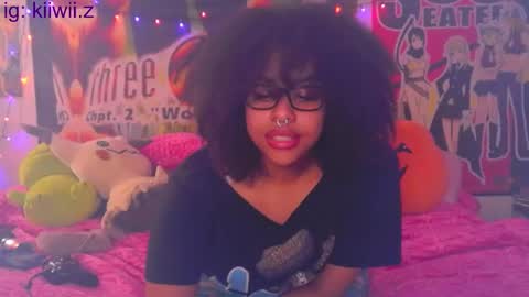 Snapshot of nintendhoe_ chatting on 8, 3, 2025 kiwi online show from 8, 3, 2025