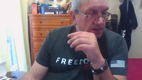 Snapshot of nionios67 chatting on 1, 11, 2025 Dennis online show from 1, 11, 2025