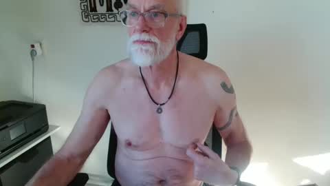 nipplesilverdad55 online show from 14, 1, 2026