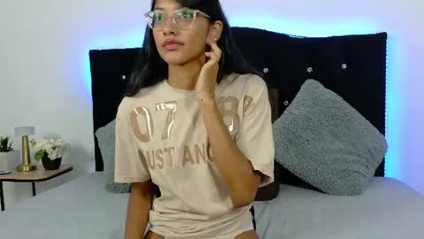 Nira Lux online show from 17, 6, 2026