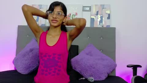Nira Lux online show from 25, 6, 2026